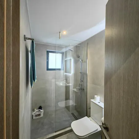 Archo's 2 Smart Location, Private Parking *
